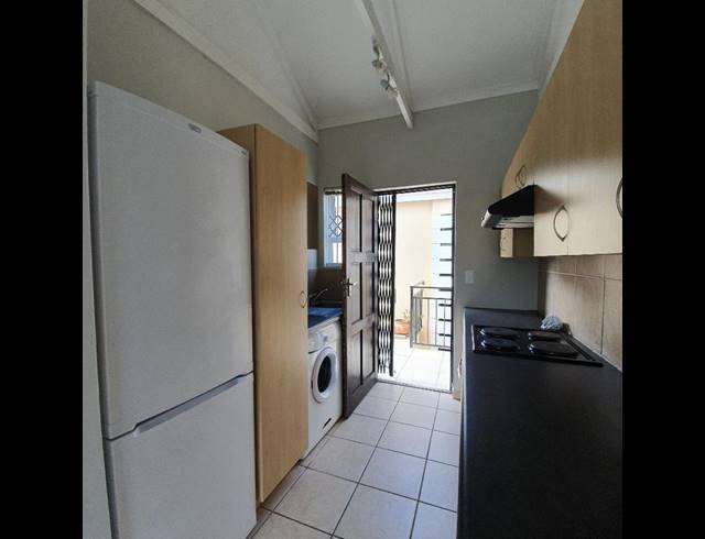 2 BEDROOM PROPERTY TO RENT IN KINGSWOOD